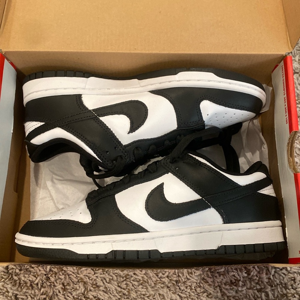 NEW Nike Men’s Panda Dunks